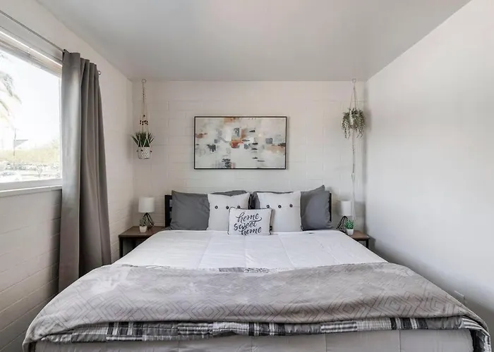 2br 6 Min To Uofa Bbq, Sunshine & Cozy Vibes! *