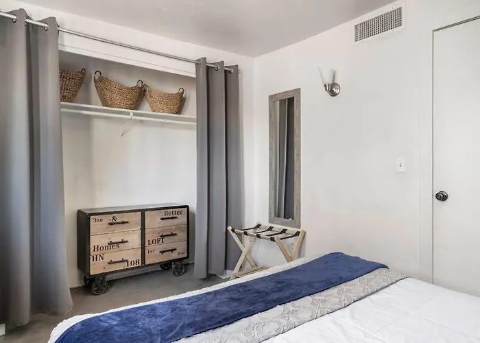 2br 6 Min To Uofa Bbq, Sunshine & Cozy Vibes! Apartment